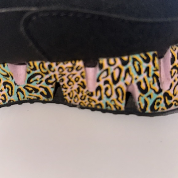 Reebok black tennis shoes - Picture 4 of 6